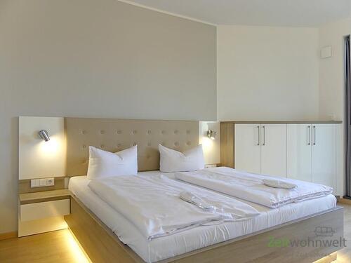 linkes Schlafzimmer, Doppelbett - 