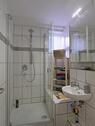 Bad mit Dusche - 