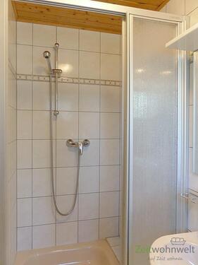 Dusche im Bad - Etagenwohnung mit 25,00 m&sup2; in Dresden zur Miete