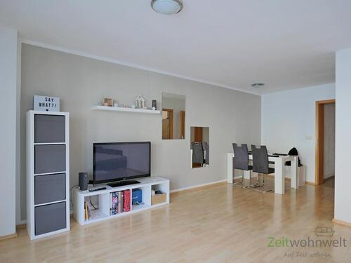 Schrankwand, TV, Esstisch - (12236_08) MGN: bezugsfertig renovierte 2-Zimmer-Wohnung in der Innenstadt, preiswerte Einbauküche und Möbel