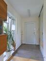 Eingang und verspiegelter Kleiderschrank - 