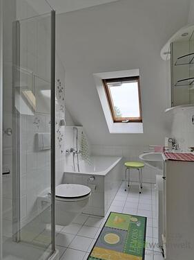 Dusche und Wanne - 