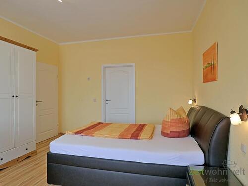 großes Doppelbett - 1 Zimmer Etagenwohnung in Eisenach