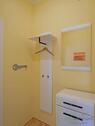 Garderobe im Wohnungsflur - 