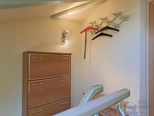 Treppenaufgang mit Garderobe - 