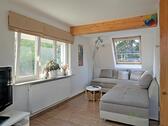 Schlafsofa im Wohnzimmer - (EF0690_M) Dresden: Briesnitz, kleine preiswerte Maissonette-Wohnung in ruhiger Wohnlage, WLAN inkl., Service möglich