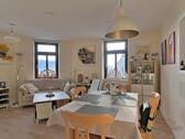 Blick ins Wohnzimmer rechts - 2 Zimmer Etagenwohnung zur Miete in Dresden