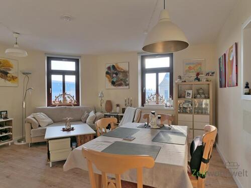 Blick ins Wohnzimmer rechts - 2 Zimmer Etagenwohnung zur Miete in Dresden