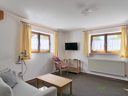 Blick in den Wohnraum - 1 Zimmer Etagenwohnung zur Miete in Schlitz