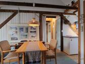 Esstisch im Wohnzimmer - Etagenwohnung mit 46,00 m² in Dresden zur Miete