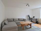 Blick ins Wohnzimmer - 2 Zimmer Etagenwohnung in Kassel
