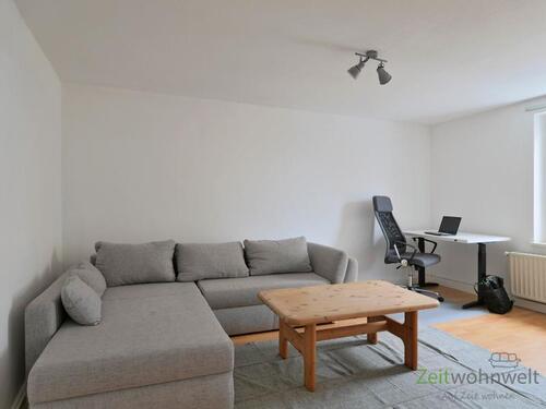 Blick ins Wohnzimmer - 2 Zimmer Etagenwohnung in Kassel