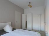 Kleiderschrank - 