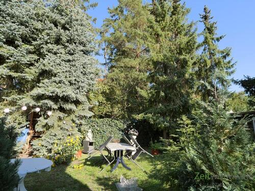 Sitzplatz hinter dem Haus - 
