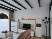 Schrankwand und TV - 