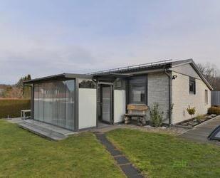 (EF1235_M) Dresden: BühlauWeißer Hirsch, kleiner möblierter massiver Bungalow mit Wintergarten