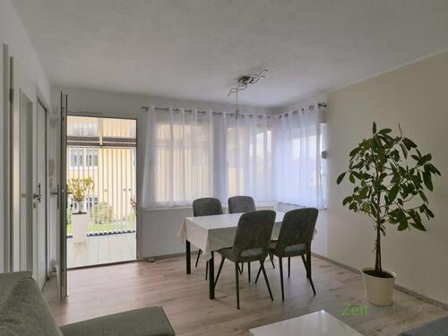 Blick zum Wintergarten - 