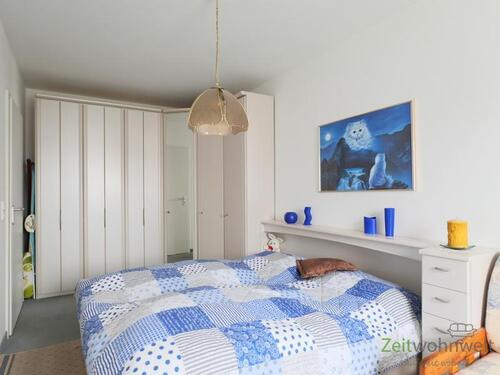 Schlafzimmer mit großem Kleiderschrank - Etagenwohnung mit 50,00 m&sup2; in Bannewitz zur Miete