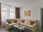 große Eckcouch - (EF1305_M) Erfurt: Andreasvorstadt, Erstbezug in neu möblierte 2-Zimmer-Wohnung mit Balkon, PKW-Stellplatz mgl.
