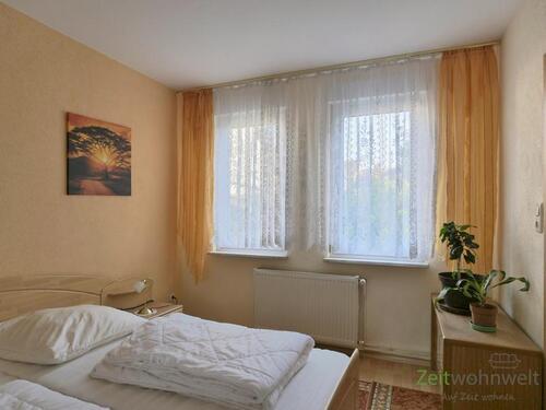 Schlafzimmer zur ruhigen Gartenseite - Etagenwohnung mit 55,00 m&sup2; in Ilmenau zur Miete