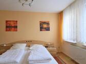 Blick ins Schlafzimmer - 2 Zimmer Etagenwohnung in Ilmenau