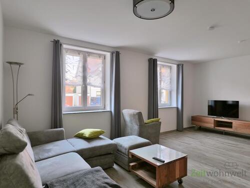 Sofa und Sessel - 2 Zimmer Etagenwohnung zur Miete in Erfurt