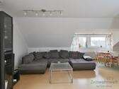 Blick ins Wohnzimmer - 2 Zimmer Etagenwohnung zur Miete in Kassel