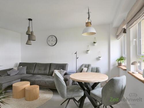 Blick ins Wohnzimmer - (EF1371_M) Kassel-Stadt: Wehlheiden, Erstbezug in neu ausgebaute und neu möblierte 2,5-Zimmer-Wohnung