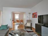 Blick vom Wohnzimmer zum Esszimmer - 3 Zimmer Etagenwohnung in Erfurt