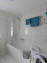Wanne und Waschmaschine - 