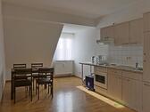 große Küche mit Esstisch - Etagenwohnung mit 42,00 m&sup2; in Ronneburg Thür zur Miete