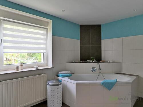 große Eckbadewanne - 