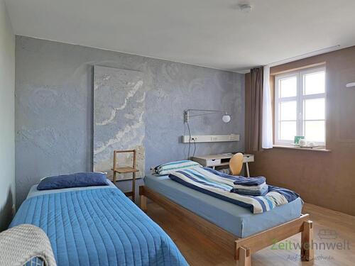 Blick in den Wohnraum - (EF0854_M) Erfurt: Krämpfervorstadt, modernes möbliertes Apartment mit Schreibtisch, Dusche und WLAN