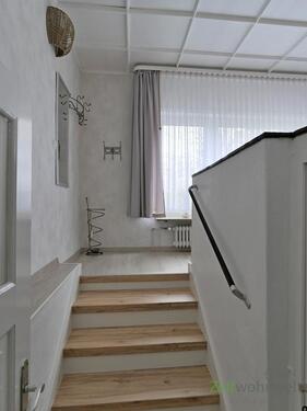 Küchen-Treppenaufgang - Haus mit 90,00 m&sup2; in Kassel zur Miete