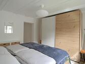 großer Kleiderschrank - 