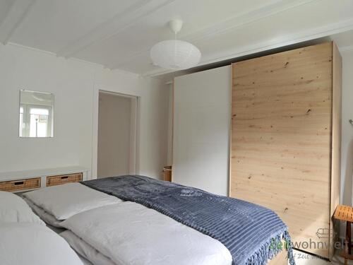 großer Kleiderschrank - 