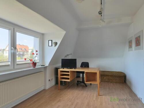 Schreibtisch ím Schlafzimmer - Etagenwohnung mit 41,00 m² in Kassel zur Miete