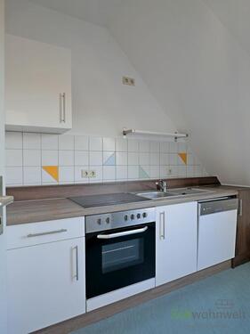 Blick in die Küche - Dachgeschoßwohnung mit 69,00 m² in Meiningen zur Miete