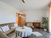 Blick ins Wohnzimmer - 2 Zimmer Etagenwohnung in Hünfeld