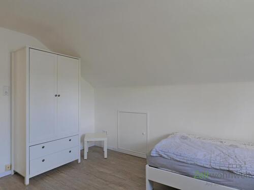 Kleiderschrank - 