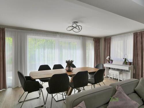Esstisch vor dem Terrassenausgang - 4 Zimmer Haus zur Miete in Poxdorf