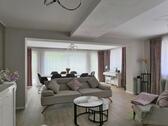 Blick ins Wohnzimmer - (EF1387_M) Jena: Bürgel, möbliertes Wohnhaus mit Balkon und Terrasse im OT Poxdorf, Grundreinigung inklusive