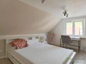 Blick ins DG-Schlafzimmer - 