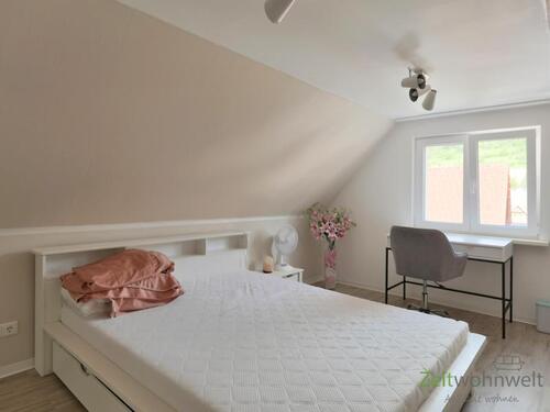 Blick ins DG-Schlafzimmer - 