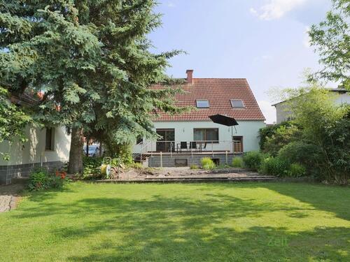 Ansicht vom Garten - (EF1284_M) Gotha: Herbsleben, modernes möbliertes Wohnhaus nahe ErfurtGotha mit 2x Bädern, Terrasse und Garten