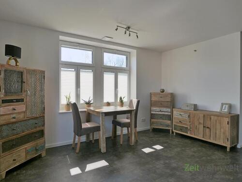 kleiner Esstisch am Fenster - 3 Zimmer Etagenwohnung zur Miete in Weimar