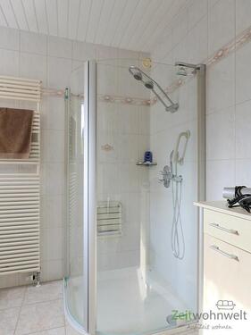 Blick zur Dusche - 
