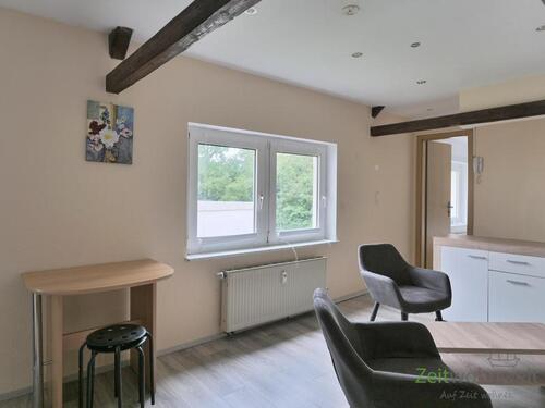 Blick zu Fenster und Schlafzimmer - 2 Zimmer Etagenwohnung zur Miete in Gera