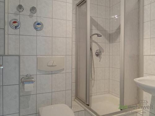 Bad mit Dusche - Etagenwohnung mit 55,97 m² in Meiningen zur Miete