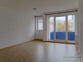 helles Wohnzimmer mit Balkon - 2 Zimmer Etagenwohnung zur Miete in Meiningen